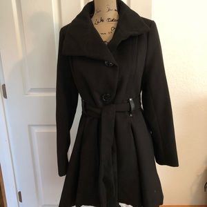 Super cute coat.only wore a few times . Like new